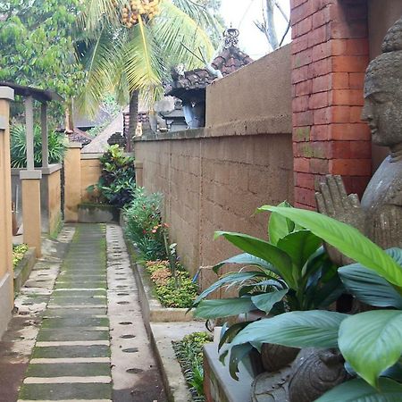 Utu Homestay Убуд Экстерьер фото